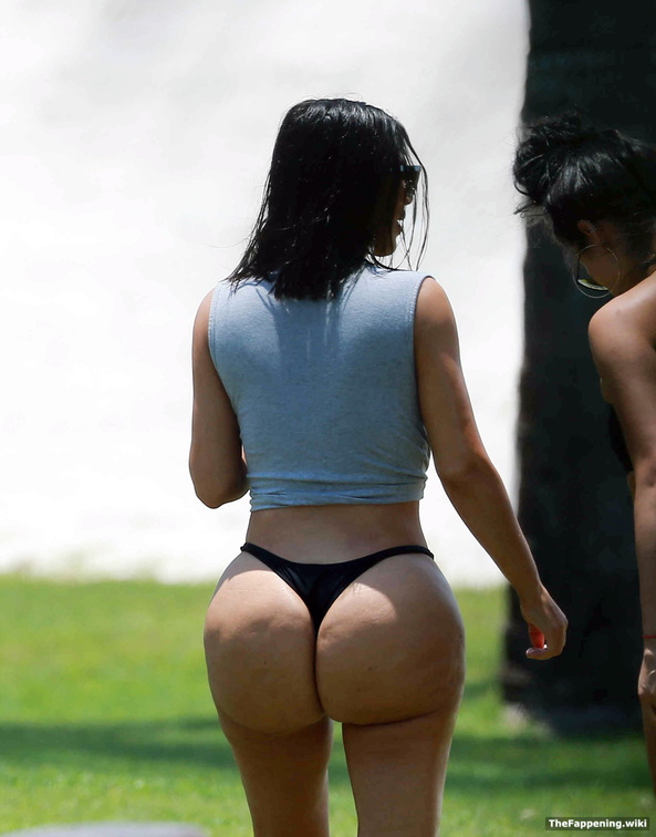 Kim-Kardashian-nude-nude-butt-post-870460-144411-53