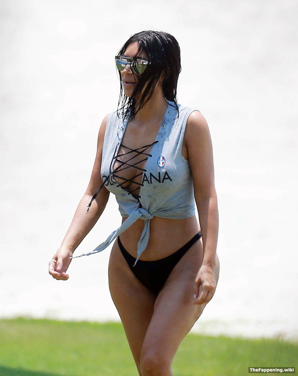 Kim-Kardashian-nude-nude-butt-post-870460-961098-46