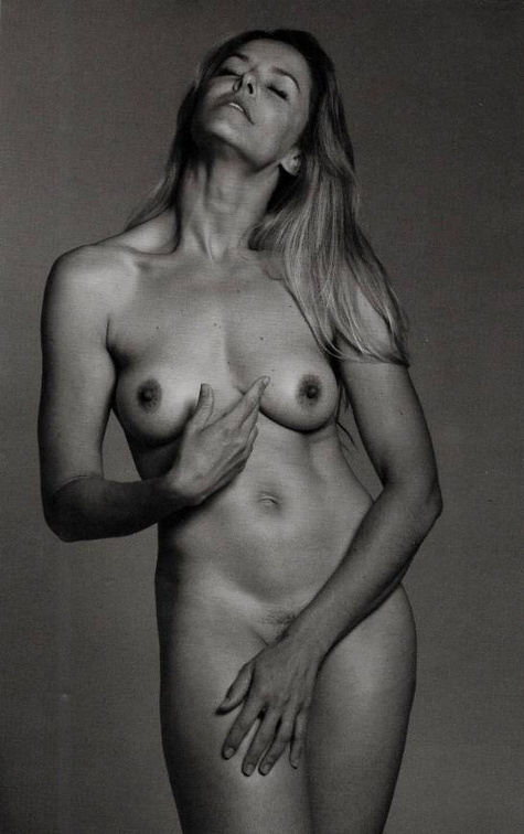 Bianca Rinaldi goes-nude